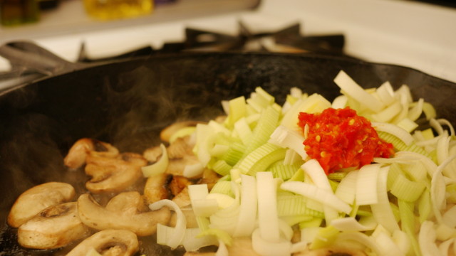 Caramelized Pork Bits with Broken Rice